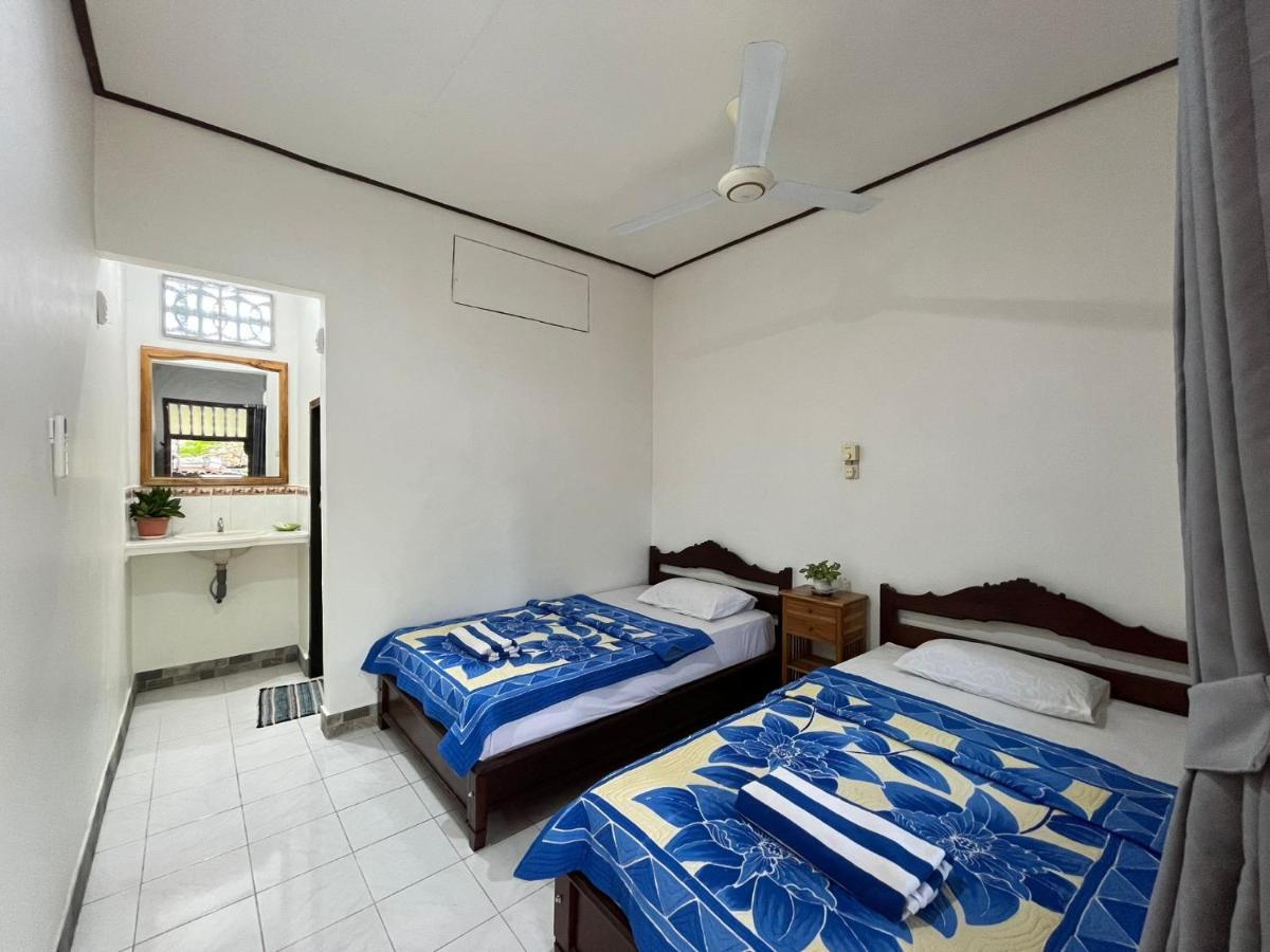 Bagus Homestay パダンバイ エクステリア 写真